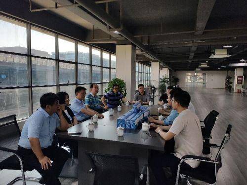 瑤海區委副書記、區長陸勤山率隊考察安徽盒子健康超級口罩工廠，共謀大健康產業新篇章
